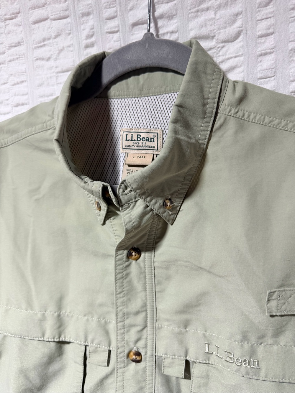 L.L. Bean Men’s Sage Green Lightweight Button-Front Shirt size L-Tall